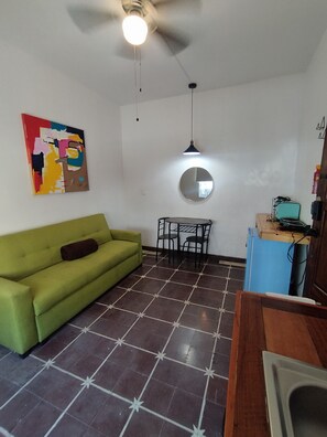 Business Double Room, Non Smoking, Ground Floor | Living area