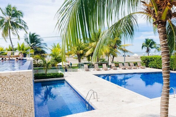 Outdoor pool - U-GO Edificio Morros Ultra (Cartagena)
