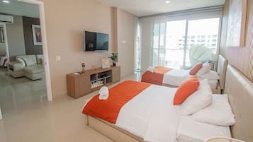 Apartment | 2 bedrooms, Egyptian cotton sheets, premium bedding, blackout drapes