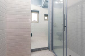 Apartment | Bathroom | Shower, hair dryer, towels, soap - Elysium Apartment by Wonderful Italy (Syracuse)