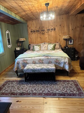3 bedrooms, desk, iron/ironing board, free WiFi - Family Cabin in Smokies Updated 2025 WiFi Peaceful View Comfort Smart TV's Cozy (Sevierville)