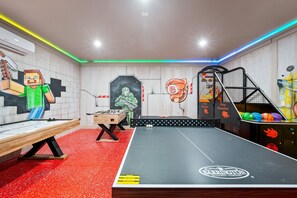Games room - The Retreat's Moon | 8 bed, 5 bath | Private Pool (Davenport)