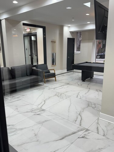 Upscale listing in the Heart of Albany