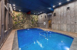 Innenpool, beheizter Pool