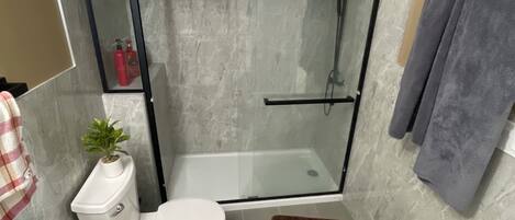 Towels, soap, shampoo, toilet paper