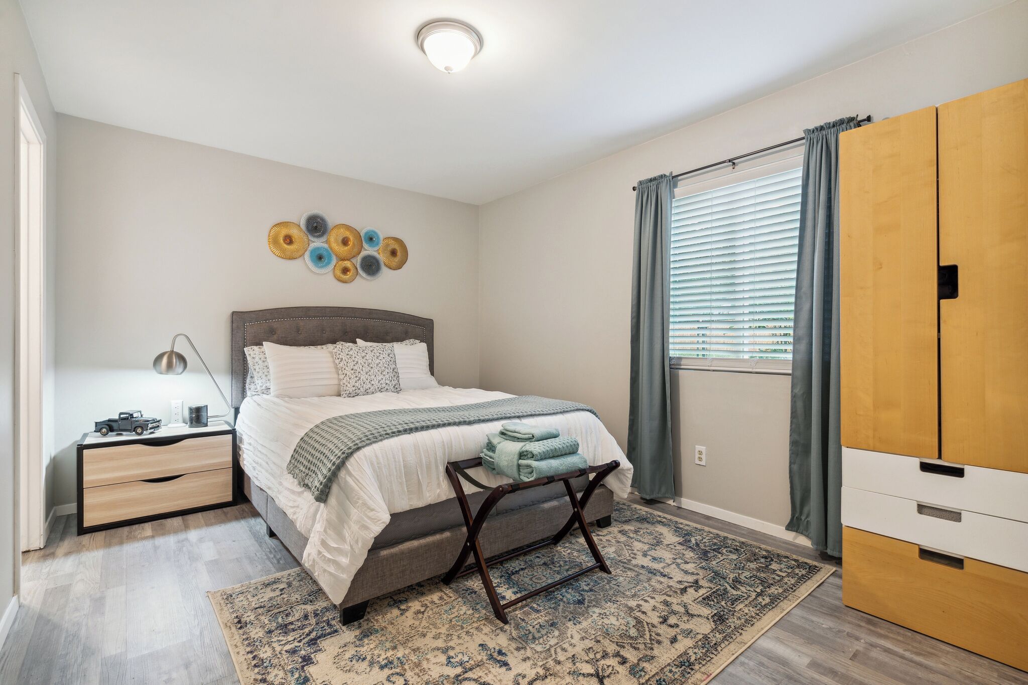 Central Austin 2bd/1.5ba house. 10 mins to Downtown/UT/Domain/Hospitals