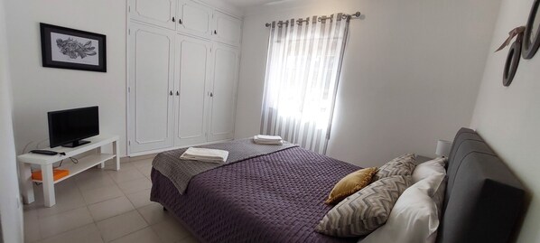 2 Schlafzimmer, Bügeleisen/Bügelbrett, Reisekinderbett, WLAN