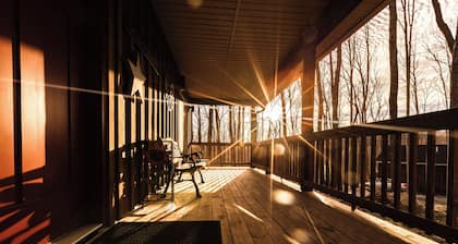 Family Mountain Getaway, Stay in the New River Gorge Area, Near Glade Creek Farm