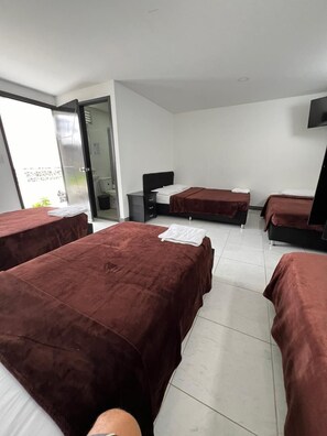 客房 | 熨斗/熨衫板、免費 Wi-Fi