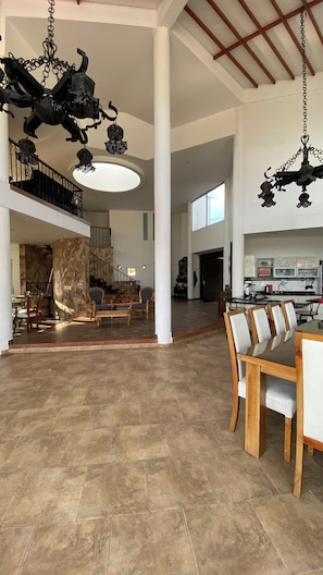 Interior - Finca Hotel Castillo del Toro (Armenia)