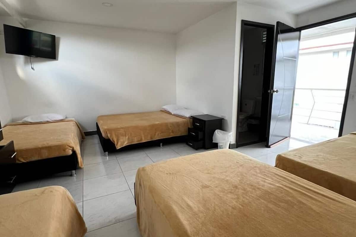 Room | 1 bedroom, iron/ironing board, free WiFi