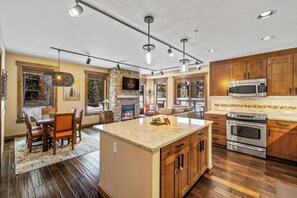 Fridge, microwave, oven, stovetop - Moonlight Pooldeck - Trailhead’s Premier Resort Condo w Gondola Access (Steamboat Springs)