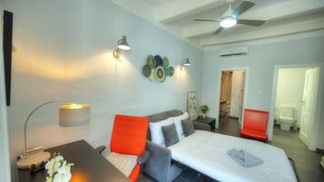 Iron/ironing board, free WiFi, bed sheets