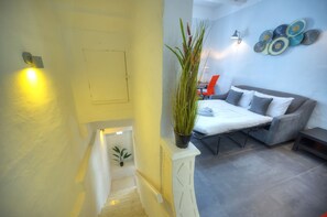 Interior - Traditional townhouse, terrace near Valletta WENG1-1 (Floriana)