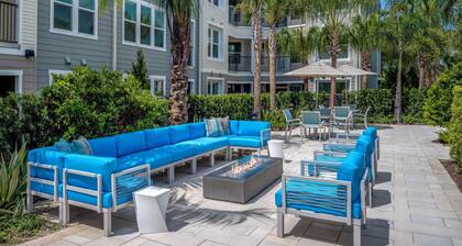 Resort Style -POOL View-HOTUB- Moffitt-Pet-Gated-Gym-Wifi-USF-Elevator-Long Stay
