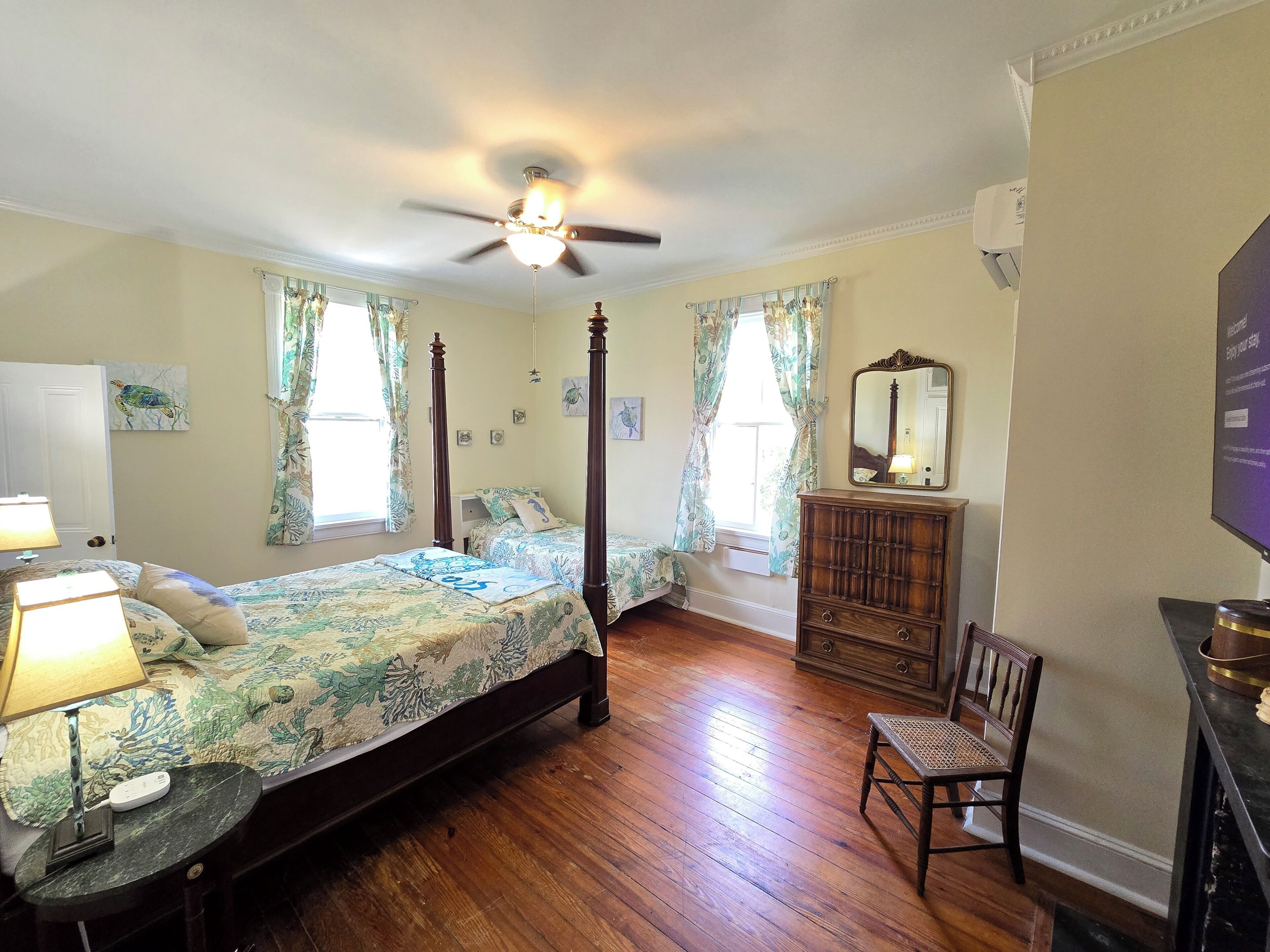 7 Schlafzimmer, Schreibtisch, Bügeleisen/Bügelbrett, WLAN