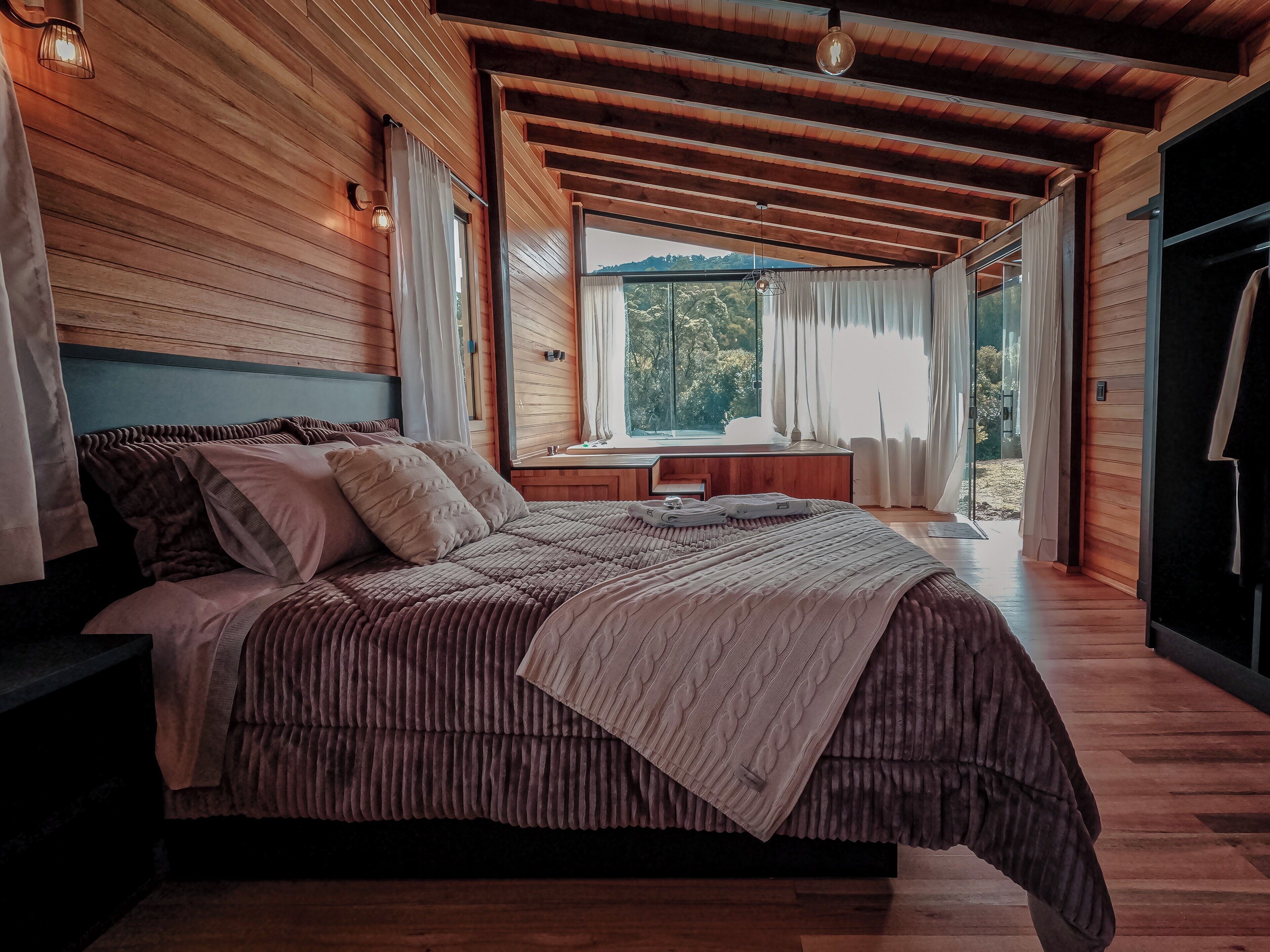 Deluxe Cabin, Jetted Tub, Lakeside | View from room