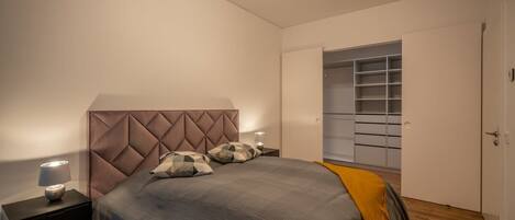 1 bedroom, iron/ironing board, travel cot, WiFi