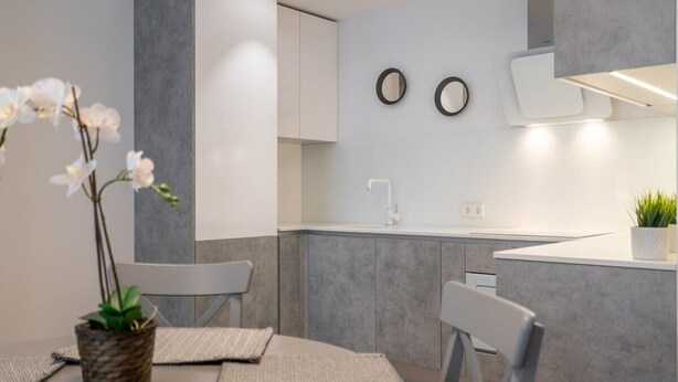 Dining - EASYROOMS DZIRNAVU APARTMENT IN THE QUITE CENTER (Rīga)