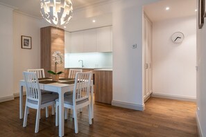 Dining - Easyrooms Dzirnavu Su (Rīga)