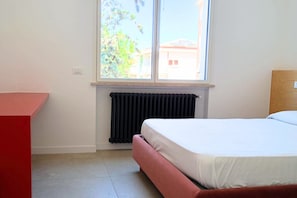 3 bedrooms, bed sheets