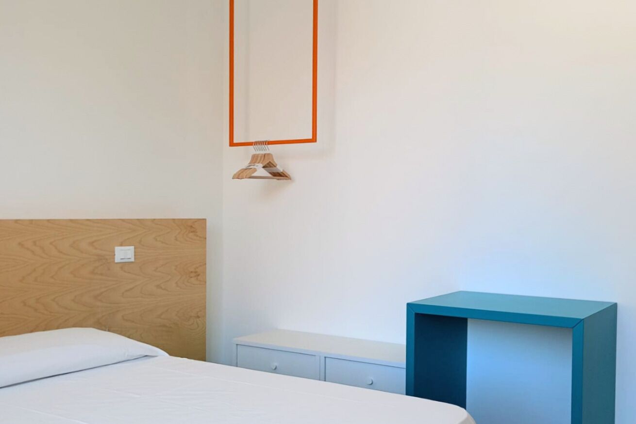 3 bedrooms, bed sheets