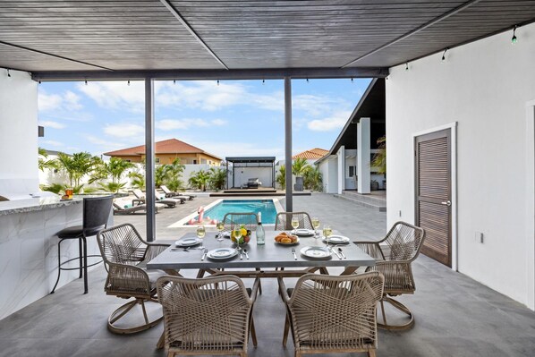 Villa | 3 bedrooms - Charming Home With Big Outdoors Pool in Noord (Noord)