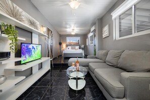 Villa | 3 bedrooms - Charming Home With Big Outdoors Pool in Noord (Noord)