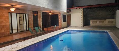 9 piscines extérieures