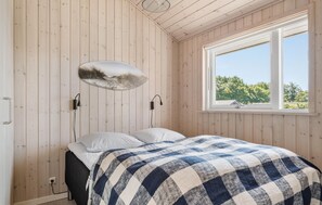 3 bedrooms, travel cot, free WiFi - Amazing home in Haderslev with sauna (Haderslev)