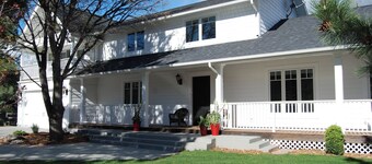 5 minutes from campus. Stunning large home in beautiful neighborhood.