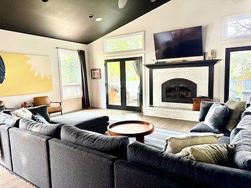 5 minutes from campus. Stunning large home in beautiful neighborhood. 