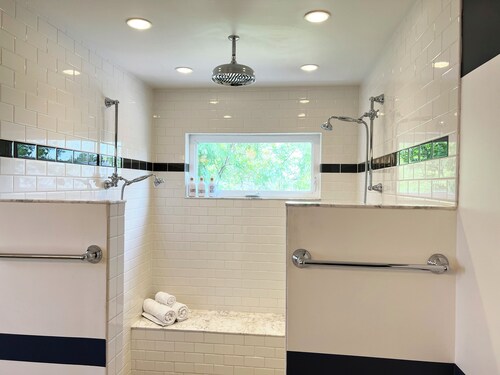 5 minutes from campus. Stunning large home in beautiful neighborhood. 