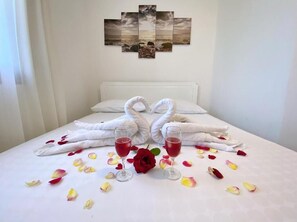 Family Suite, 1 Bedroom, Balcony, City View