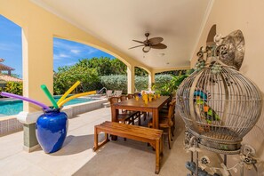 Villa | 5 bedrooms - Ocean View 5BR Villa Steps to Beach Privatepool (Noord)