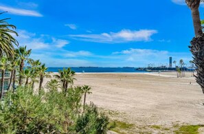 Liegestühle, Strandtücher