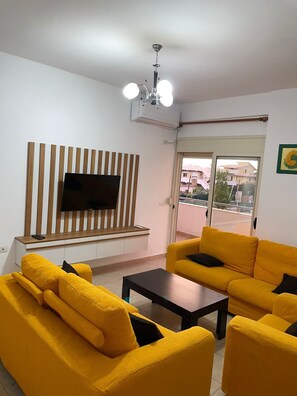 2 bedrooms, Frette Italian sheets, premium bedding, down duvets