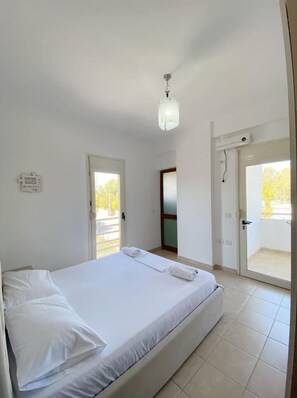 2 bedrooms, Frette Italian sheets, premium bedding, down duvets