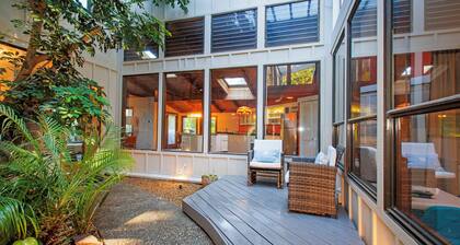 True North: Riverfront 3 Bed 2.5 Bath, Hot Tub, Private Beach, Boats, + Pets OK