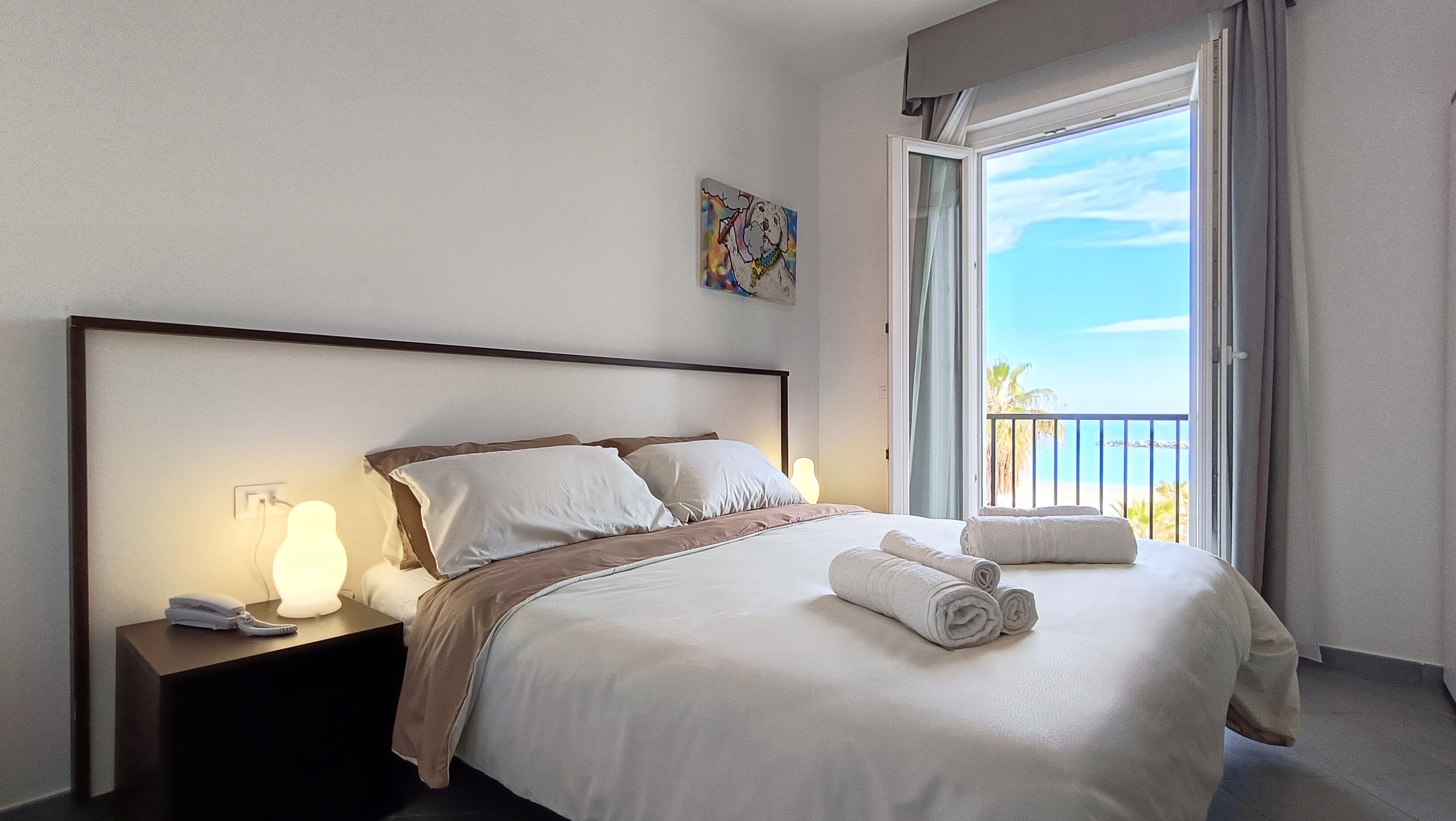 ห้องซูพีเรียสวีท, ระเบียง, วิวชายหาด | ตู้นิรภัยในห้องพัก, ผ้าม่านกันแสง, Wi-Fi ฟรี