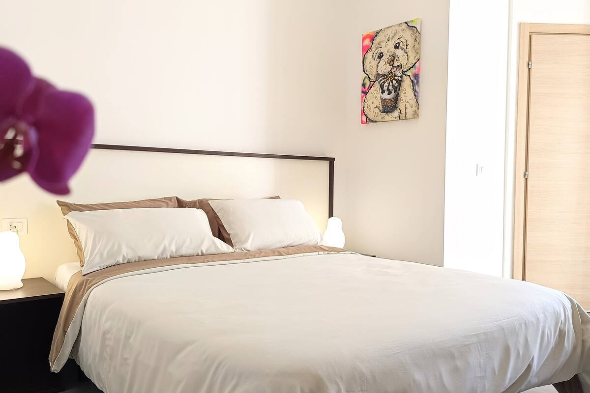 In-room safe, blackout drapes, WiFi (free)