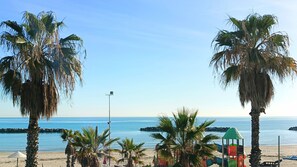 View from room - LIDO Rooms and Apartments  (Lido di Fermo)