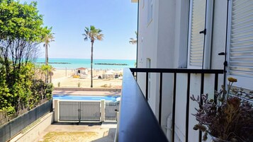 Studio, Partial Sea View | In-room safe, blackout drapes, free WiFi