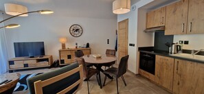 Réfrigérateur, four, plaque de cuisson, lave-vaisselle