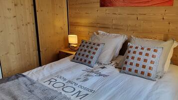 2 slaapkamers, een strijkplank/strijkijzer, gratis wifi