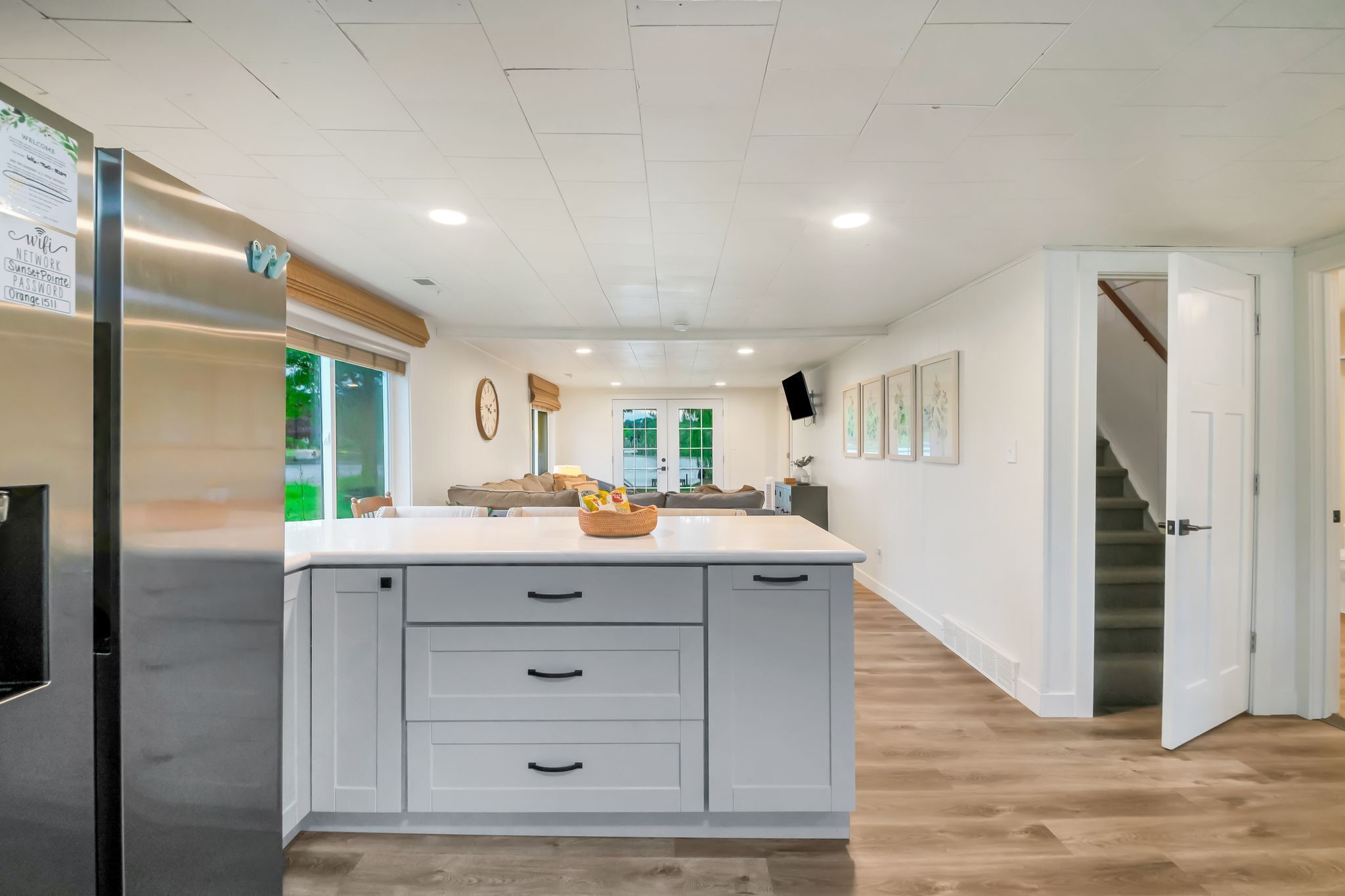 المنشأة من الداخل