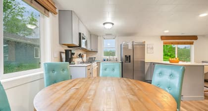Twilight Cove: A Sandy Retreat – Swim, Kayak, and Soak Up Summer