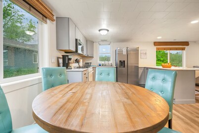 Twilight Cove: Crisp Air, Colorful Leaves & Lakeside Tranquility