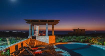 RANCHO LAS MARGARITAS Stunning house just a min away from the beach.