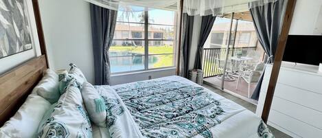 2 slaapkamers, een strijkplank/strijkijzer, internet, beddengoed